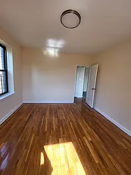 1293 East 5th Street, #5C