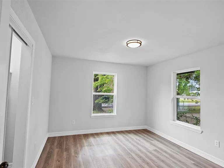 524 Dunnam Ave — Photo 16