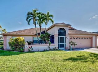 700 Meyer Dr, Naples, FL 34120