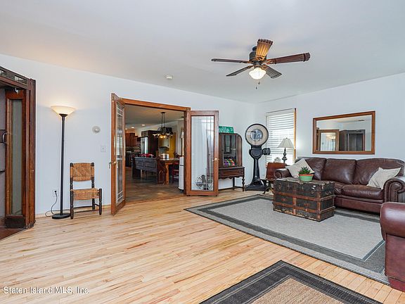 4th image of 355 Brehaut Ave