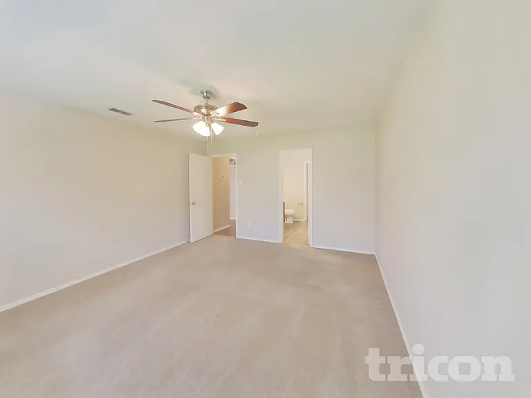 528 Shell St — Photo 10
