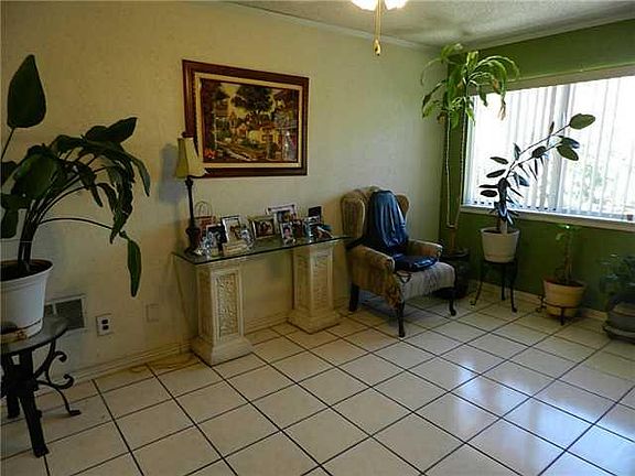 5th image of 10315 Suez Ave