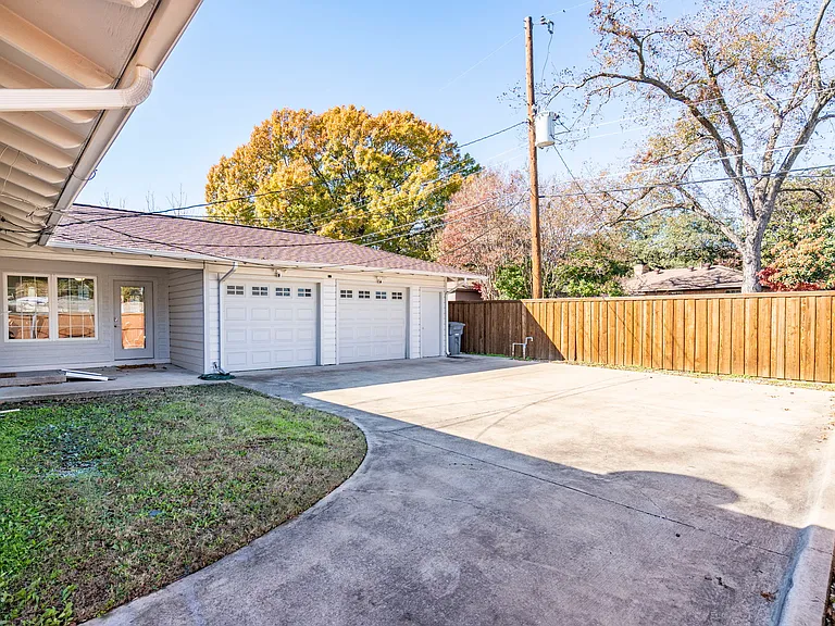 6501 Ravendale Ln — Photo 34