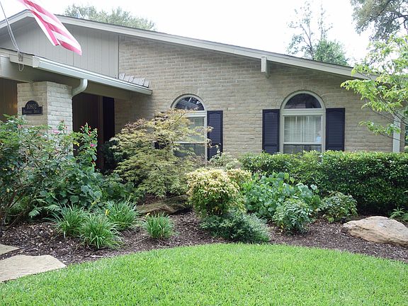 4th image of 10802 Hayfield Dr