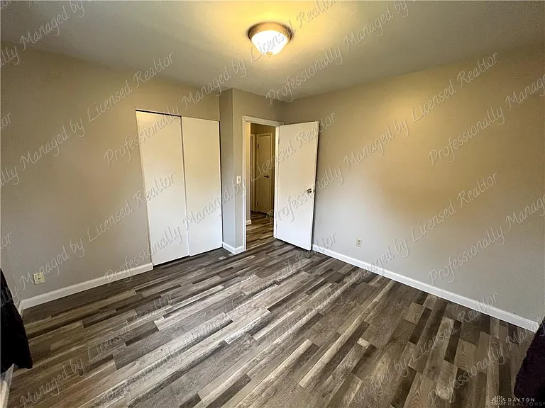 635 Cyril Ct — Photo 21