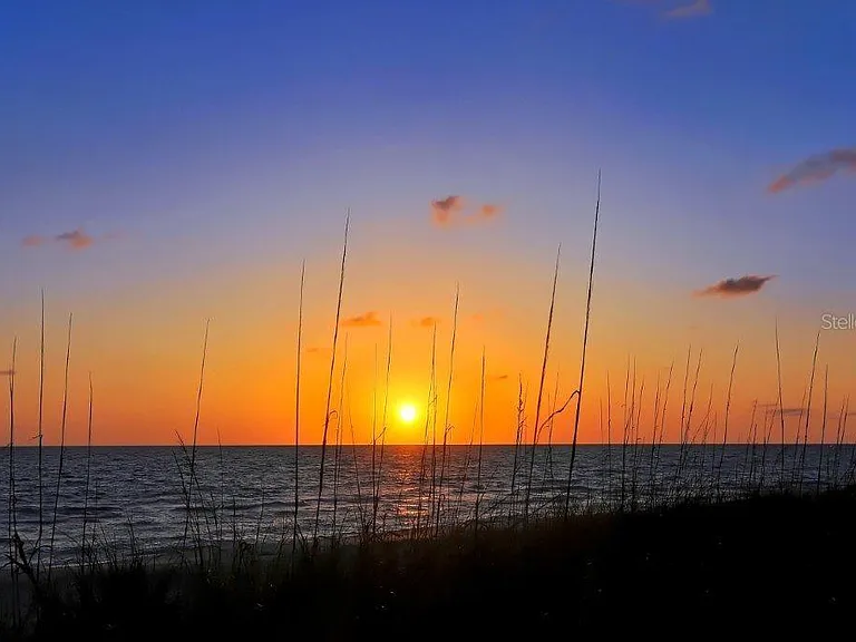 2833 Gulf Of Mexico Dr — Photo 11