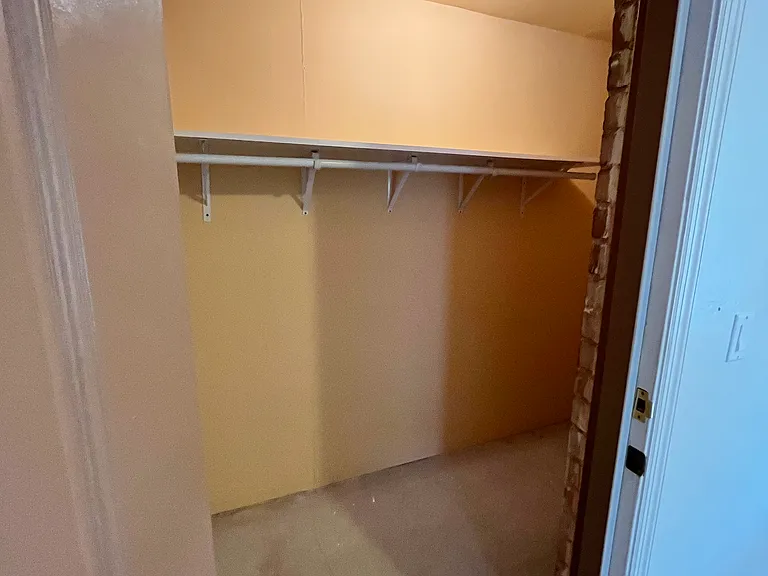 1303 W Cedar St — Photo 12