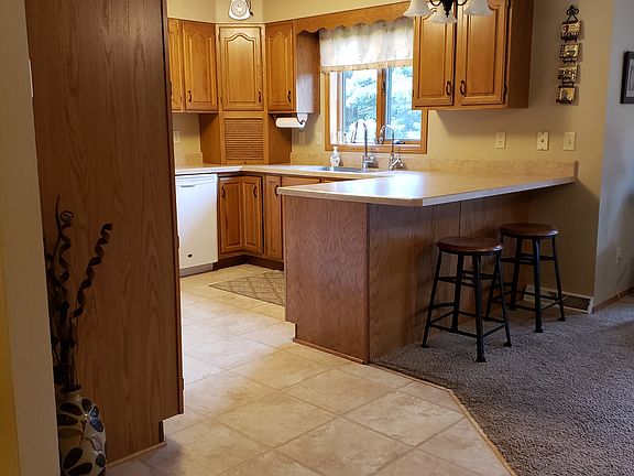 3rd image of 1717 Grandview Dr