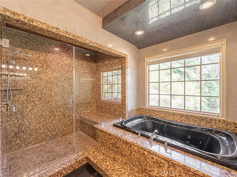 3331 Oakmont View Dr — Photo 34
