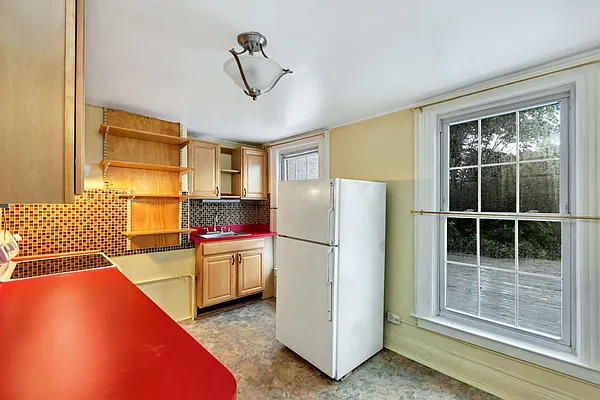 Rented by City Roots Realty | media 17