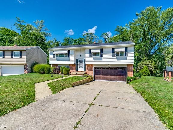 3rd image of 609 Shawnee Ln