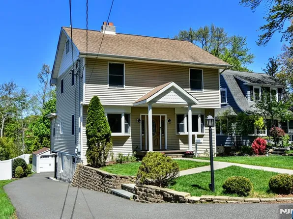 23 Airmount Ave, Ramsey, NJ 07446