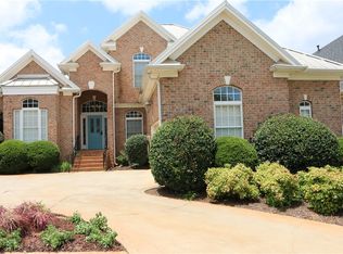 19 Ruby Lake Ln, Simpsonville, SC 29681