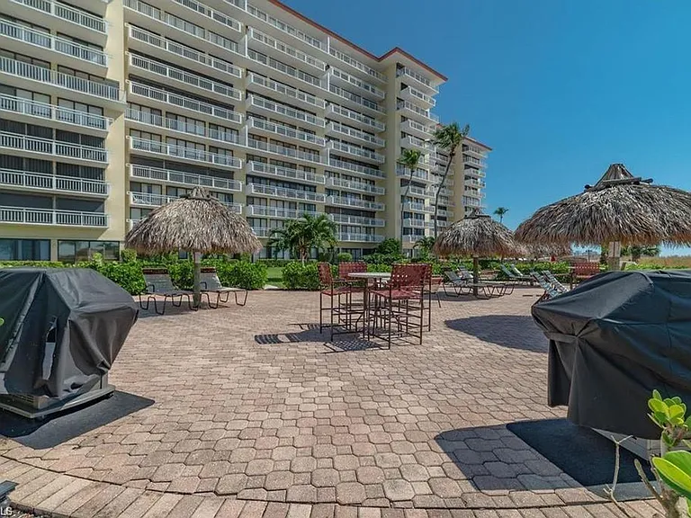 180 Seaview Ct #111 — Photo 6