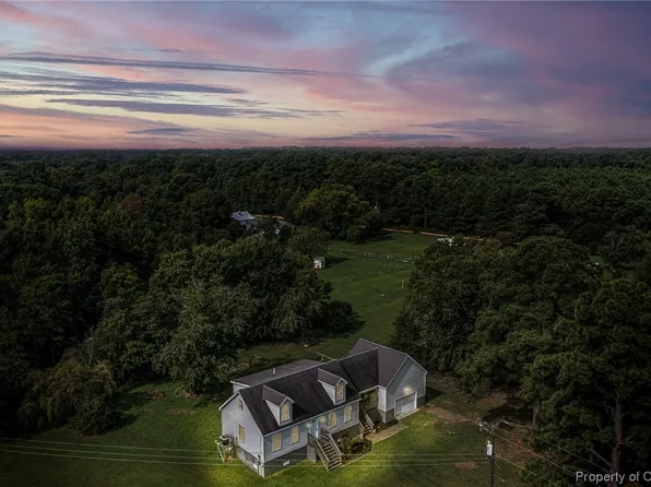 516 Sand Bank Rd, Port Haywood, VA 23138