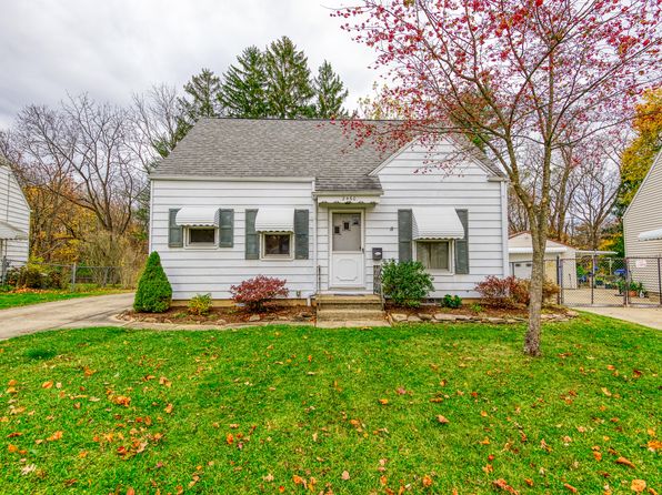 2460 Parkview Dr