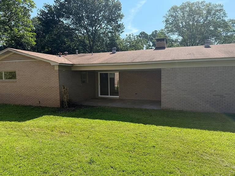 Arnold Dr — Photo 17