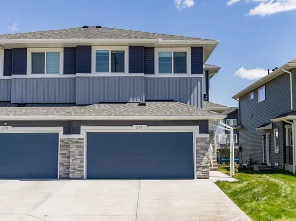 249 W Chelsea Ct, Chestermere, AB T1X 2Z4