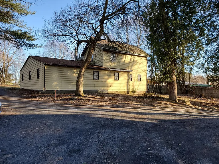 253 Main St #1 — Photo 1