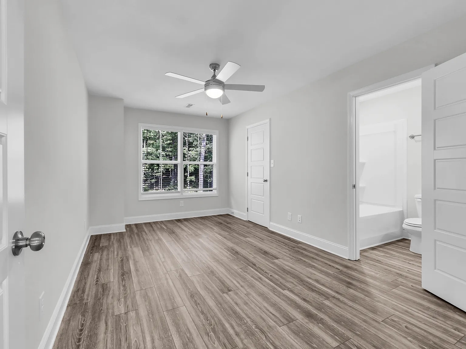 229 Limestone Point Drive - 1 — Photo 4