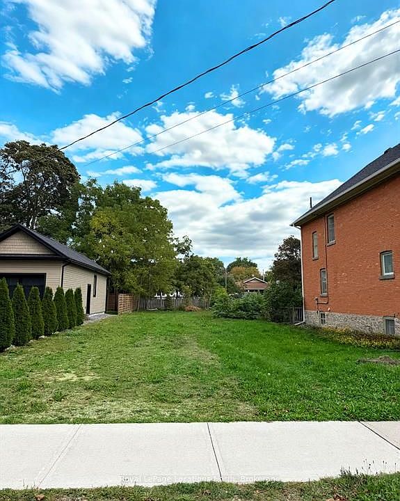 1st image of 299 Beech St