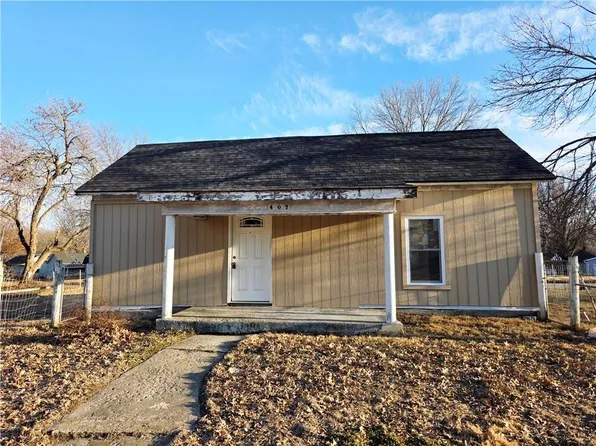 407 W 23rd St, Higginsville, MO 64037