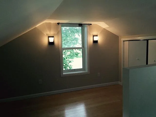 62 Charlotte Rd #2