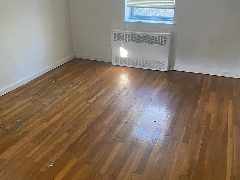 26 Middle Neck Rd #1C — Photo 7