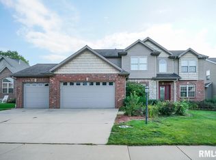 4110 W Annbriar Dr, Peoria, IL 61615