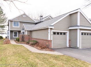 6354 W Lake Dr, Haslett, MI 48840