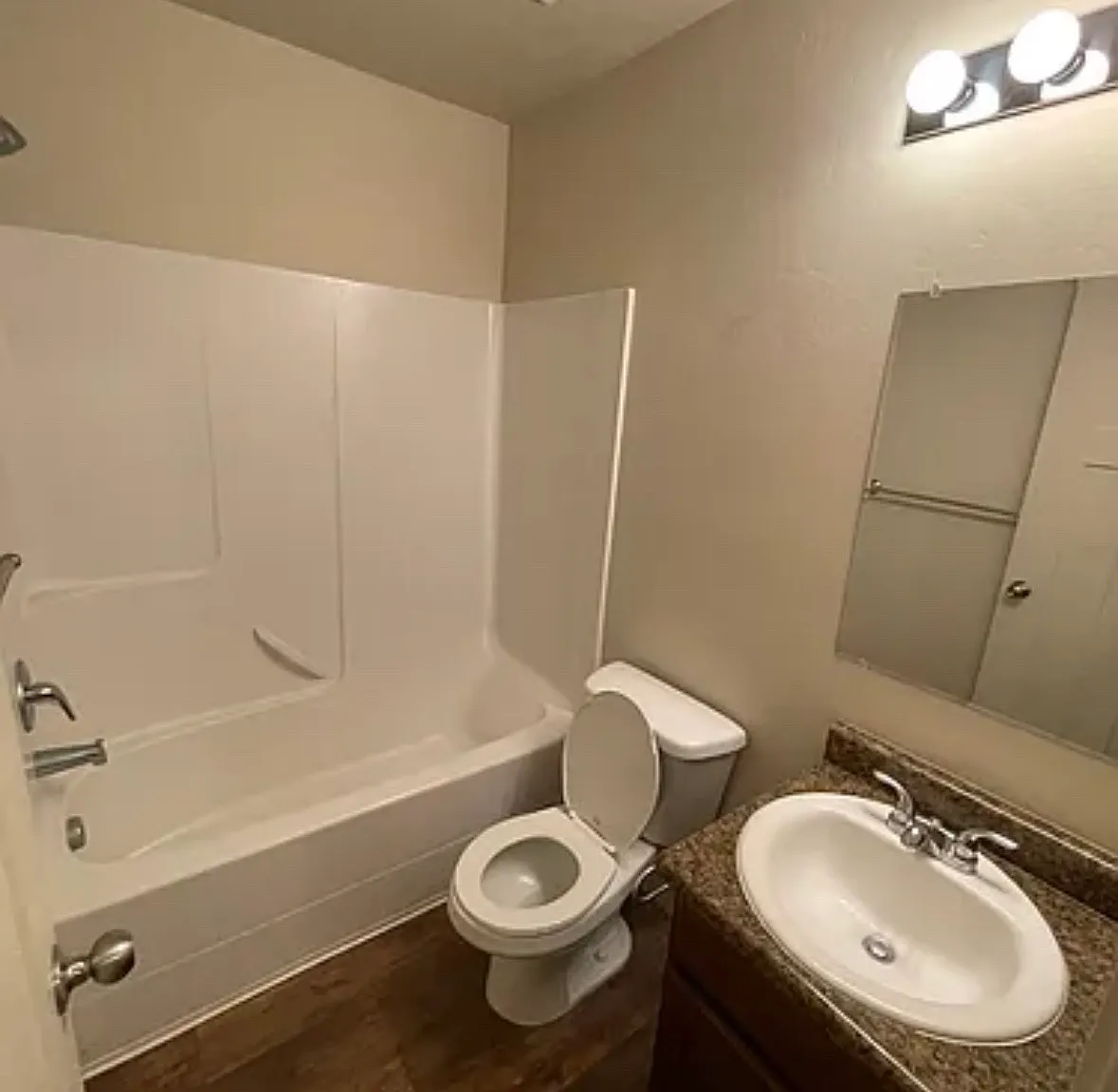 3 bed, 2.5 bath, 1639 sqft, $1,795 — Photo 4