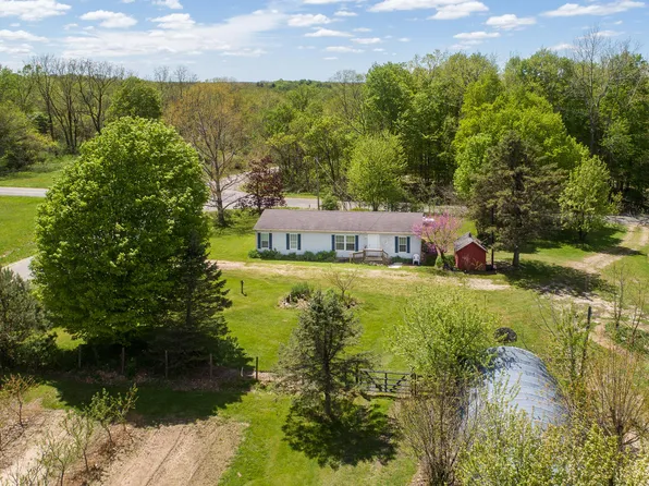 44966 15th Ave, Bloomingdale, MI 49026