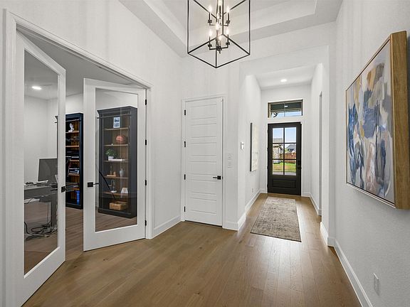 4th image of 1914 Benedetto Way
