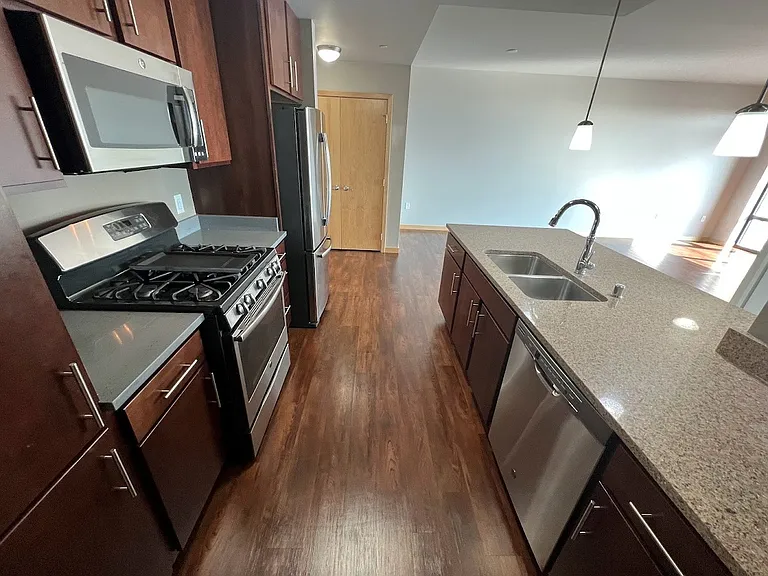 Venture Luxury High Rise — Photo 107
