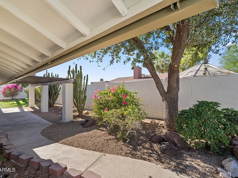 1756 W Echo Ln — Photo 5