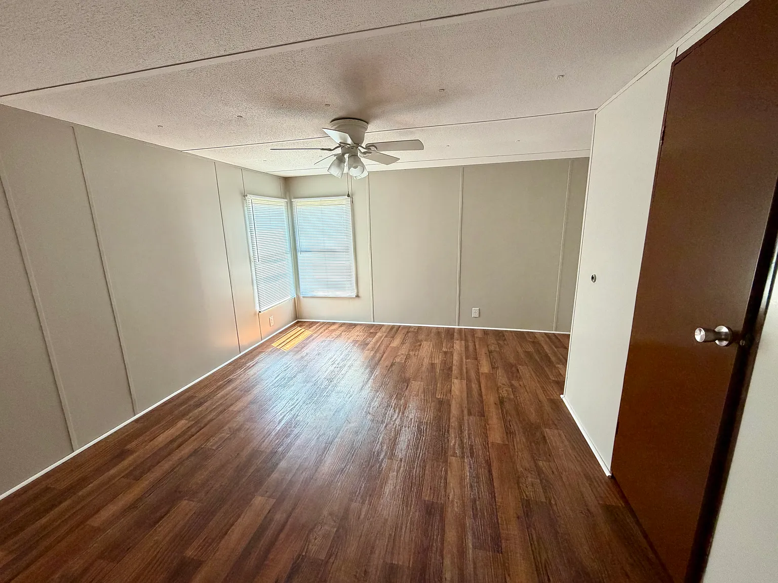 2 bed, $995 — Photo 4