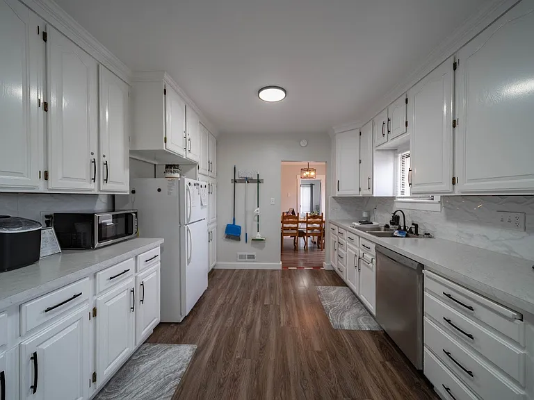 119 N 200 E — Photo 39