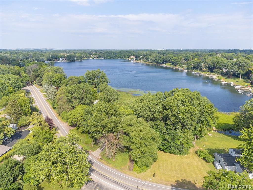 13 Watkins Lake Rd, Waterford, MI 48328 Zillow