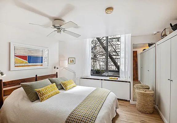 5th image of 12 E 14th St APT 2E