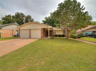 500 Larkspur Ln, Edmond, OK 73003