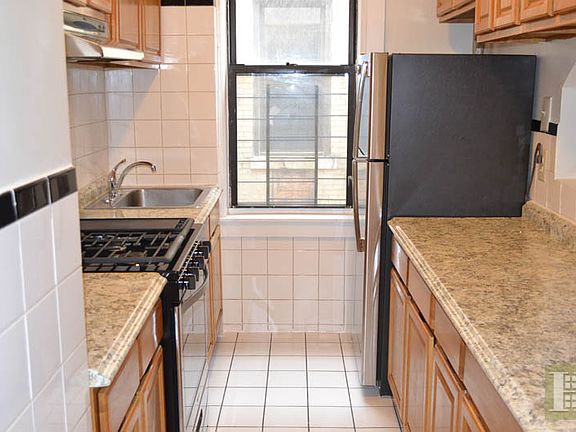 3rd image of 160 Wadsworth Ave APT 503