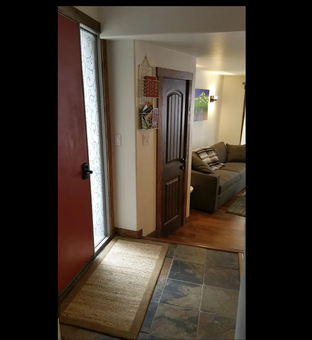 2 bed, 840 sqft, $3,000 — Photo 2