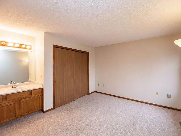 1937 Connecticut Dr — Photo 17