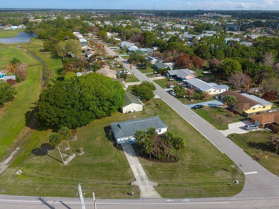 1st image of 1673 SE Lyngate Drive