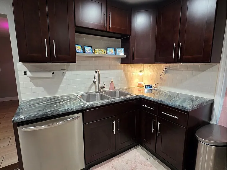 149 Adam St — Photo 32