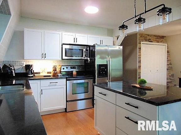5th image of 3580 S Market St