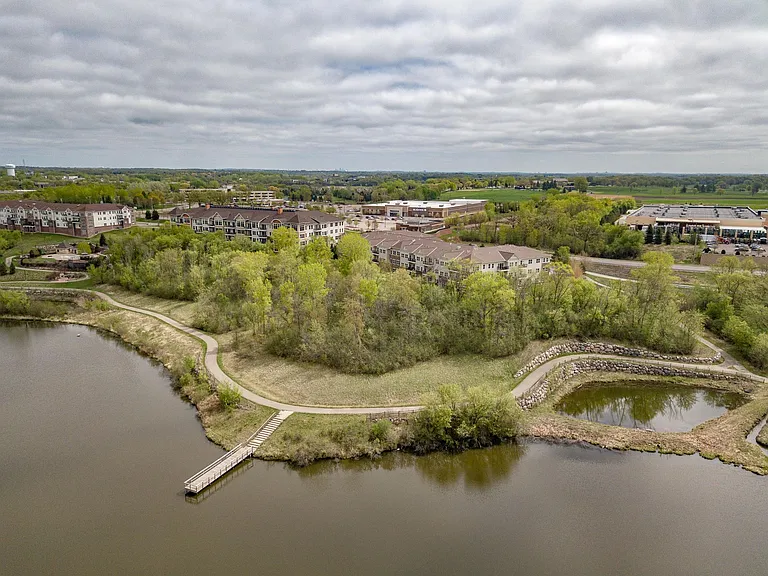 Highland Shores Apartments — Photo 6