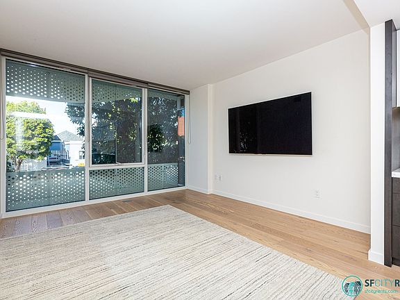 3rd image of 3131 Pierce St #202