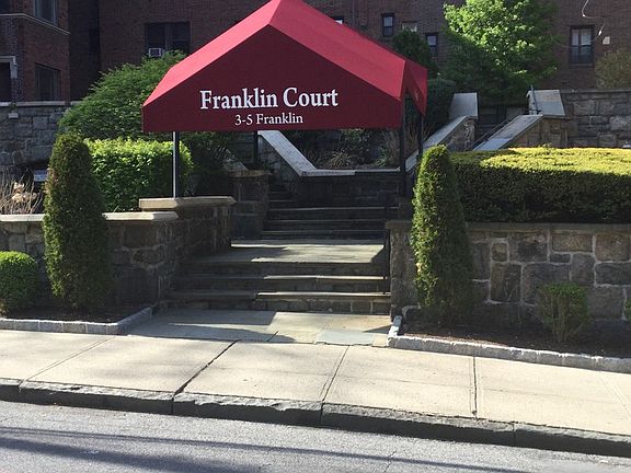 2nd image of 5 Franklin Ave APT 6S
