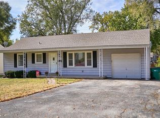 7210 Dearborn St, Overland Park, KS 66204